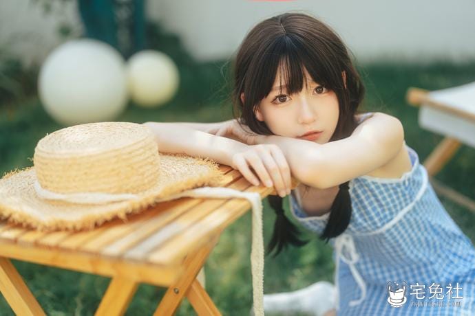 迷之呆梨图片全图中的夏末cos，萌与性感完美碰撞！-美图堂
