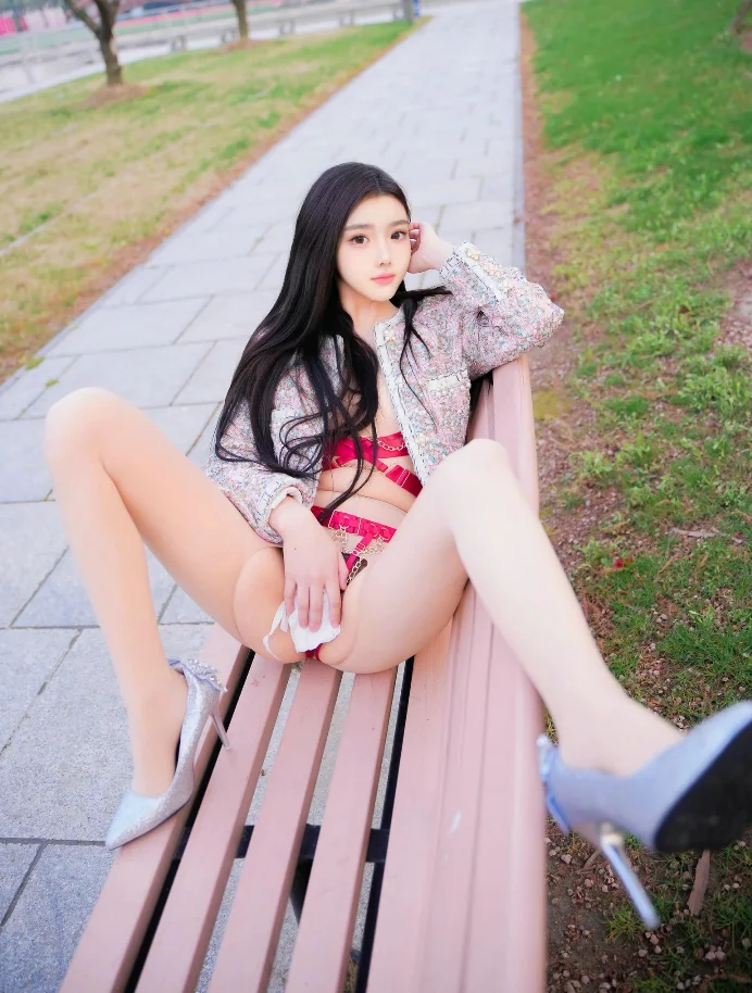 龙雪儿 内购写真作品合集资源打包图片 2 龙雪儿 内购写真作品合集资源打包图片 2